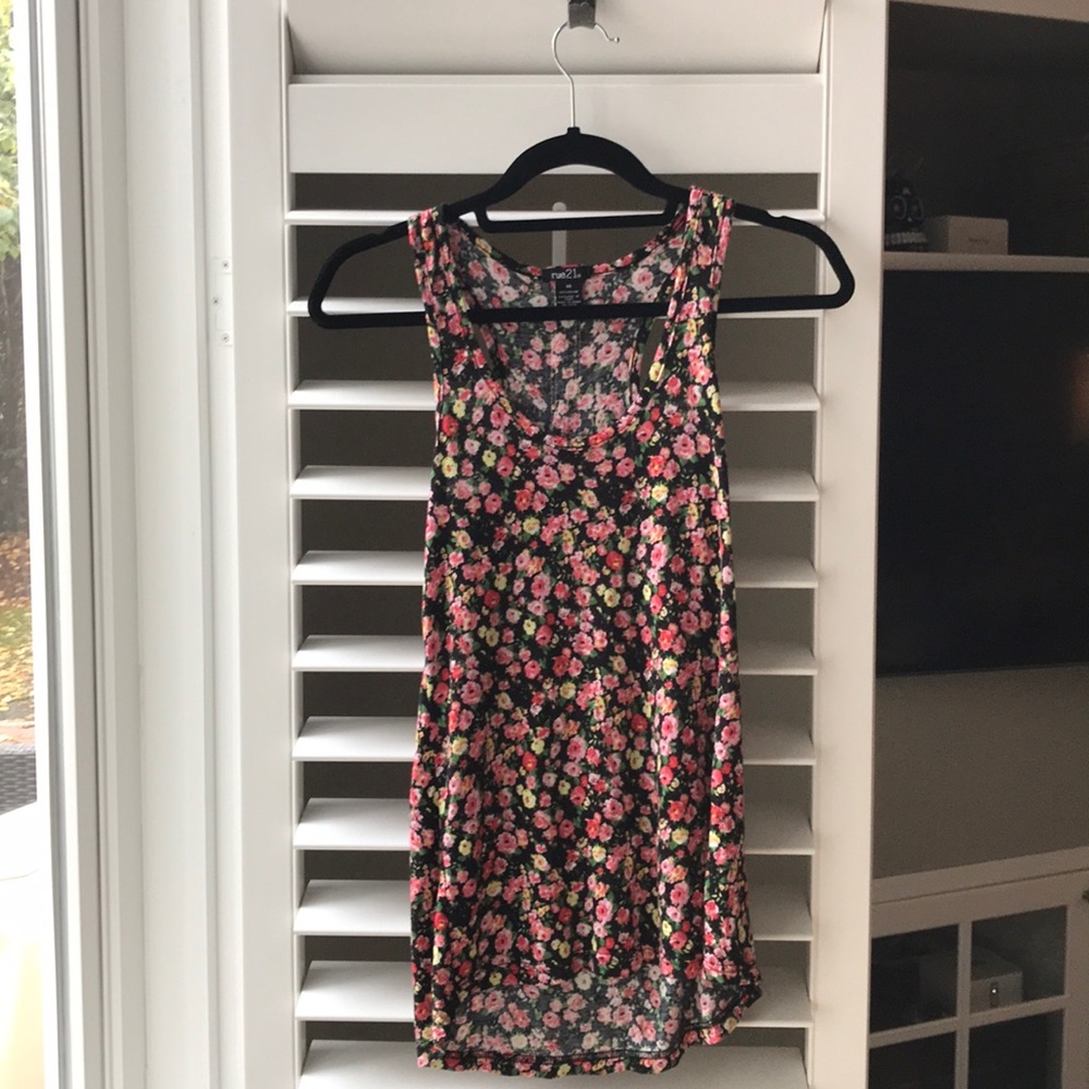 Flower patterned tank